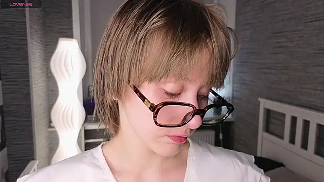 EthalBuffkin online show from April 10, 2026, 7:21 pm