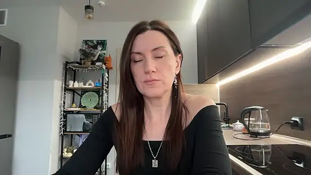 Snapshot of jainesummer chatting on December 18, 2025, 8:19 am jainesummer online show from December 18, 2025, 8:19 am