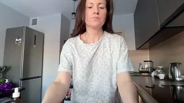 Snapshot of jainesummer chatting on February 3, 2026, 8:08 am jainesummer online show from February 3, 2026, 8:08 am