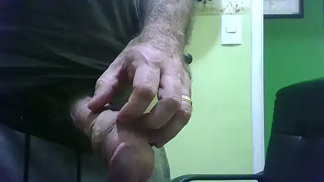 Snapshot of loganwolverine02 chatting on October 29, 2025, 3:55 pm loganwolverine02 online show from October 29, 2025, 3:55 pm