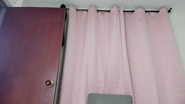 yulianademond66 online show from February 18, 2025, 12:26 am