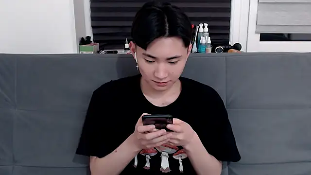 Miram Yu online show from February 8, 2025, 12:49 am