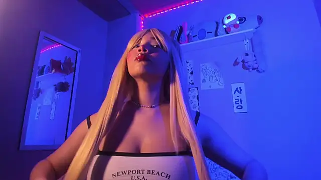 MadelineBenet online show from February 8, 2025, 1:32 am