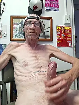 Undercover Pornstar online show from July 3, 2026, 9:43 pm