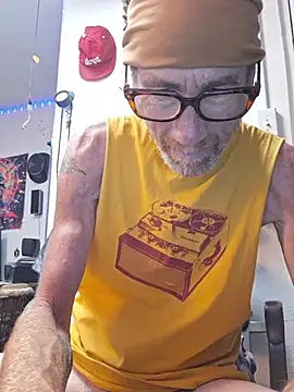 Undercover Pornstar online show from August 4, 2026, 5:06 pm