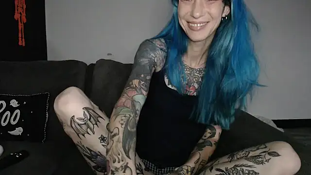 Snapshot of RavenryderUK chatting on October 27, 2025, 11:27 pm RavenryderUK online show from October 27, 2025, 11:27 pm