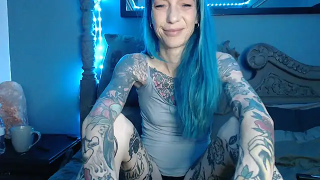 Snapshot of RavenryderUK chatting on October 20, 2025, 8:31 pm RavenryderUK online show from October 20, 2025, 8:31 pm