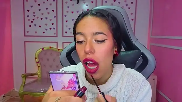 stephania t online show from November 21, 2025, 11:53 am