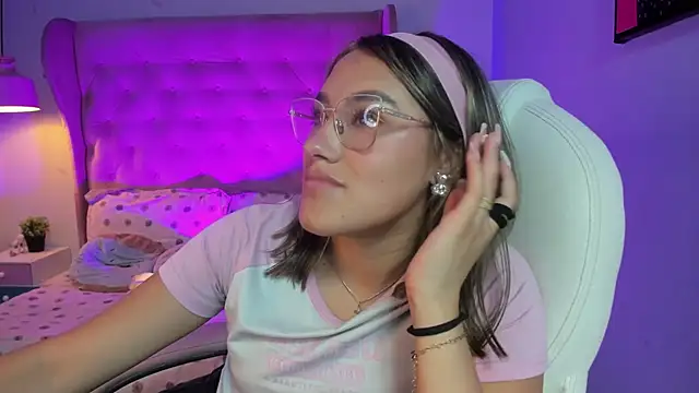  Sophie  miller online show from March 4, 2026, 8:27 pm