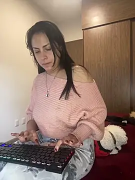 Effyvice13 online show from December 18, 2025, 1:37 pm