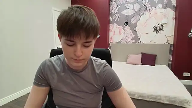 EmiliaYours online show from March 14, 2026, 3:29 pm