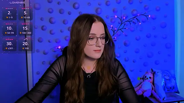 luna berryy online show from January 7, 2026, 8:25 pm