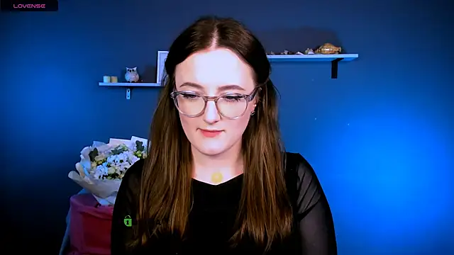 luna berryy online show from November 5, 2025, 8:12 pm