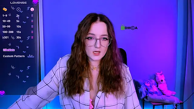 luna berryy online show from November 18, 2025, 8:56 pm