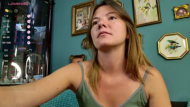 Snapshot of Chloe_princesss chatting on October 14, 2025, 5:41 am Chloe princesss online show from October 14, 2025, 5:41 am