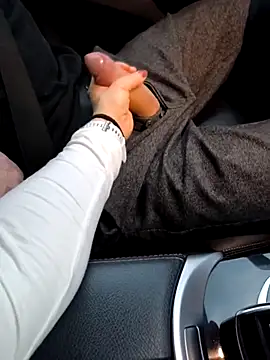 Snapshot of Secret_couple_ chatting on February 27, 2025, 4:32 pm Secret couple online show from February 27, 2025, 4:32 pm