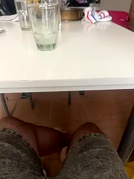 ELHOMBRES online show from November 26, 2025, 6:19 pm