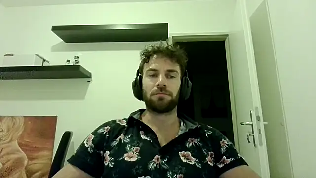 alpha-hunk online show from September 25, 2025, 7:09 pm