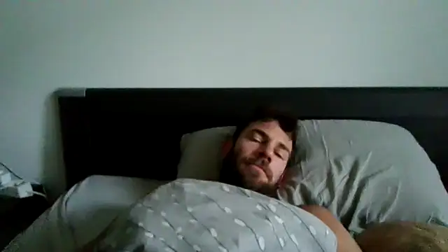 alpha-hunk online show from October 8, 2025, 7:32 am