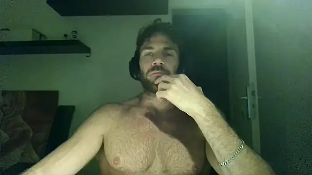 alpha-hunk online show from October 3, 2025, 6:42 pm