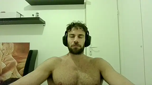 alpha-hunk online show from September 30, 2025, 6:58 pm