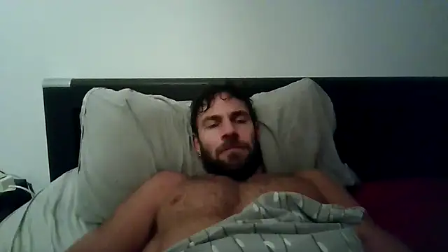 alpha-hunk online show from October 6, 2025, 8:09 pm