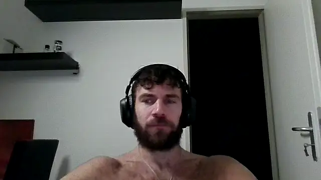 alpha-hunk online show from November 1, 2025, 9:30 pm