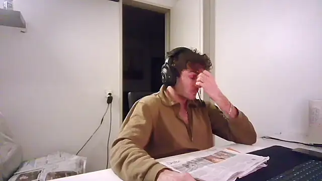 Snapshot of alpha-hunk chatting on January 16, 2026, 9:52 pm alpha-hunk online show from January 16, 2026, 9:52 pm