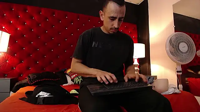 Sr Magnus  online show from March 3, 2026, 3:24 am