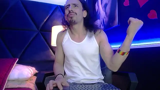 Sr Magnus  online show from March 2, 2025, 3:19 pm