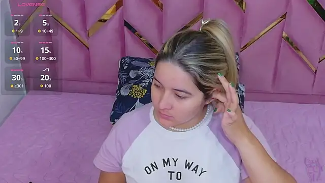 collegepawglovedaddy online show from April 17, 2026, 4:21 pm