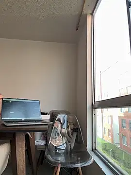 ariiel  online show from November 21, 2025, 1:21 pm