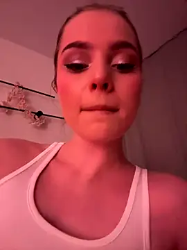 SIlviaBeyt online show from November 4, 2025, 11:08 pm