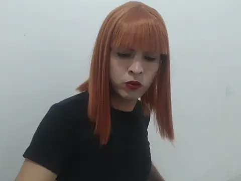 estefania224 online show from April 14, 2026, 11:48 am