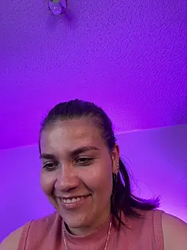 aurora divine online show from March 25, 2026, 7:02 pm