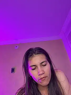 aurora divine online show from March 1, 2026, 9:59 pm