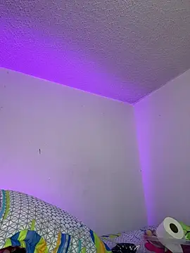 aurora divine online show from April 16, 2026, 9:39 pm