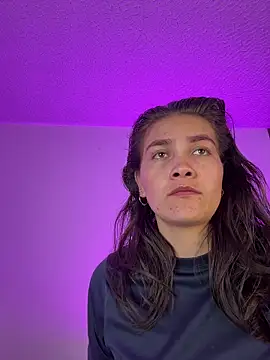 aurora divine online show from March 18, 2026, 9:04 pm