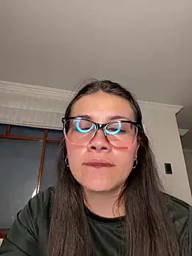 Snapshot of aurora_divine chatting on September 12, 2025, 11:04 pm aurora divine online show from September 12, 2025, 11:04 pm
