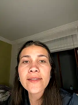 Snapshot of aurora_divine chatting on September 11, 2025, 12:32 am aurora divine online show from September 11, 2025, 12:32 am