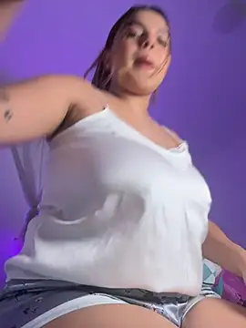 Snapshot of vivicolibri chatting on February 1, 2026, 7:45 pm vivicolibri online show from February 1, 2026, 7:45 pm