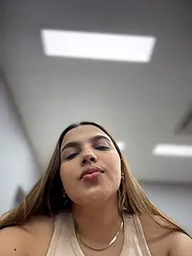 Snapshot of vivicolibri chatting on February 27, 2026, 3:23 pm vivicolibri online show from February 27, 2026, 3:23 pm