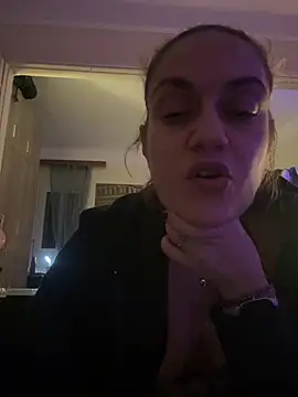 Snapshot of _linarose chatting on February 9, 2025, 12:28 am linarose online show from February 9, 2025, 12:28 am