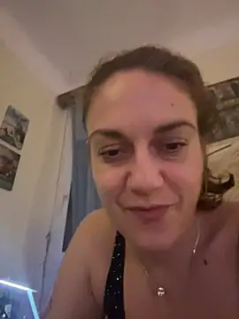 Snapshot of _linarose chatting on December 28, 2024, 3:47 am linarose online show from December 28, 2024, 3:47 am