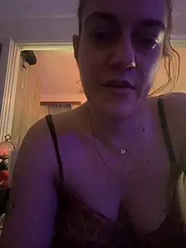 Snapshot of _linarose chatting on February 3, 2025, 10:11 pm linarose online show from February 3, 2025, 10:11 pm