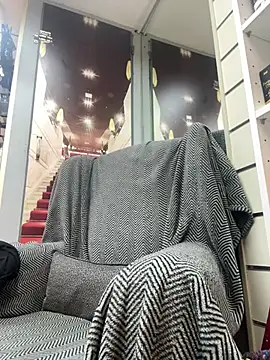 Snapshot of _linarose chatting on December 18, 2024, 8:47 pm linarose online show from December 18, 2024, 8:47 pm