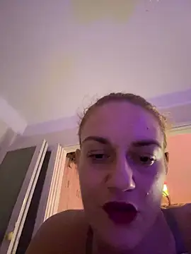 Snapshot of _linarose chatting on January 3, 2025, 9:15 pm linarose online show from January 3, 2025, 9:15 pm