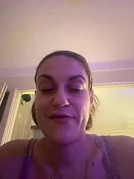 Snapshot of _linarose chatting on December 28, 2024, 12:36 am linarose online show from December 28, 2024, 12:36 am