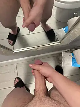 Snapshot of bigbeast19393 chatting on November 17, 2025, 9:57 am bigbeast19393 online show from November 17, 2025, 9:57 am