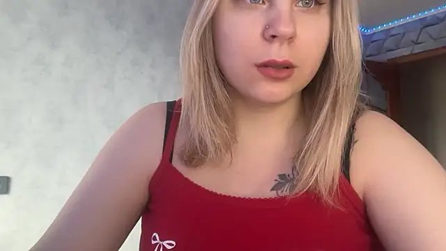 Snapshot of Thalia__Star chatting on February 8, 2026, 9:51 am Thalia Star online show from February 8, 2026, 9:51 am